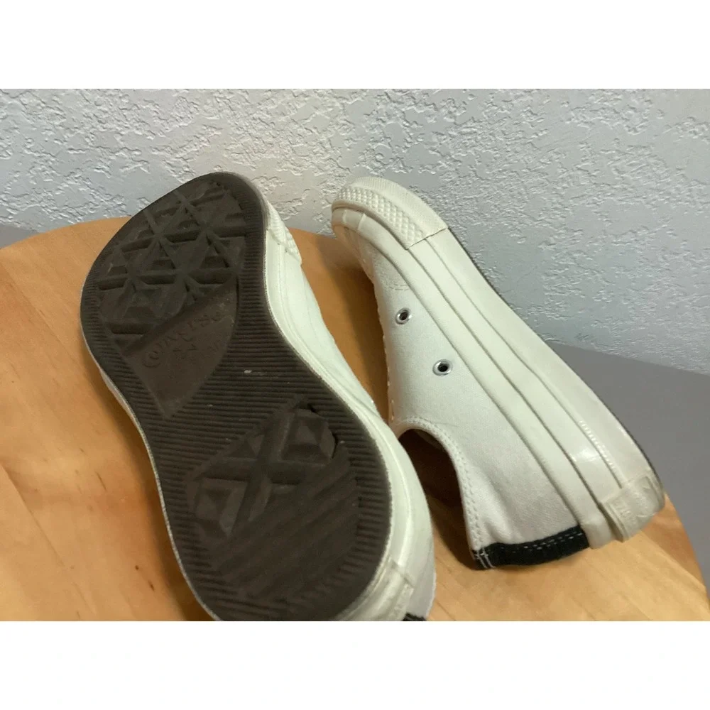 Comme des Garçons PLAY x Converse Chuck Taylor All Star Low Cream Heart Shoes 7 - Picture 10 of 15